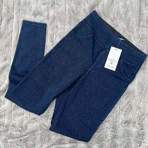 Halara lot. Jean leggings, crop top and skort